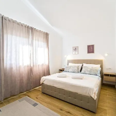 Bianca Apartment *