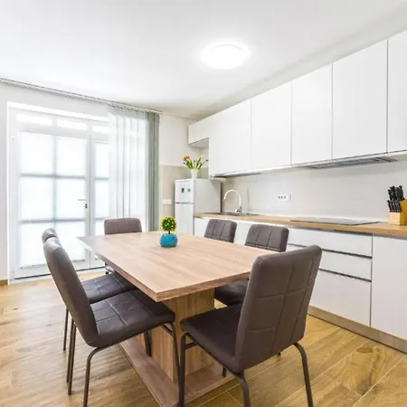 Bianca Apartment *